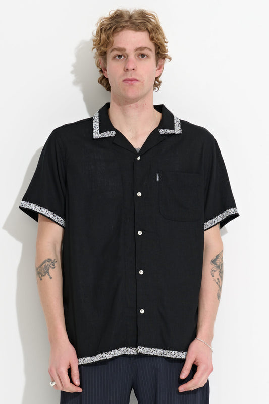 Misfit Shapes - Pandaan Linen SS Shirt - Black
