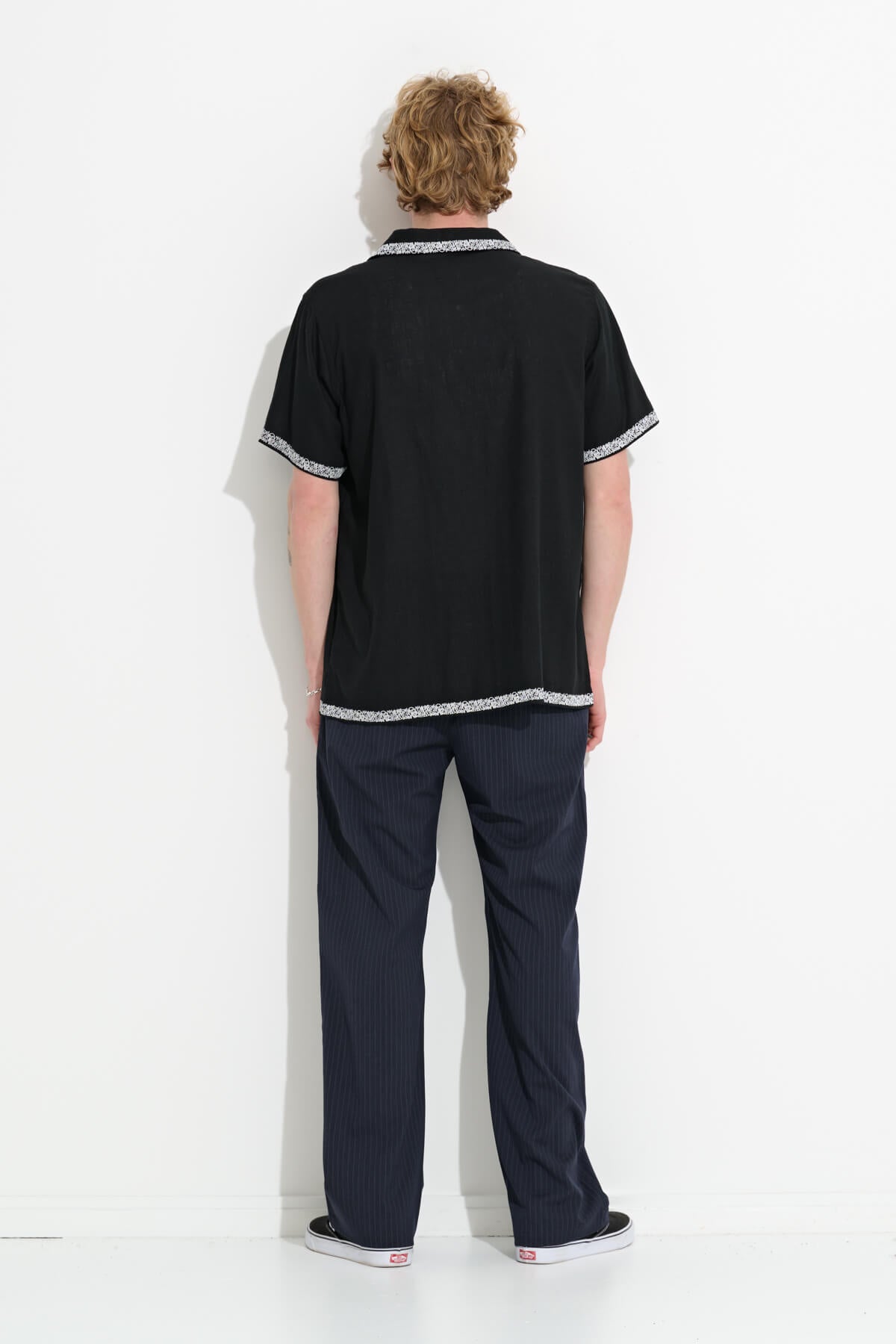Misfit Shapes - Pandaan Linen SS Shirt - Black
