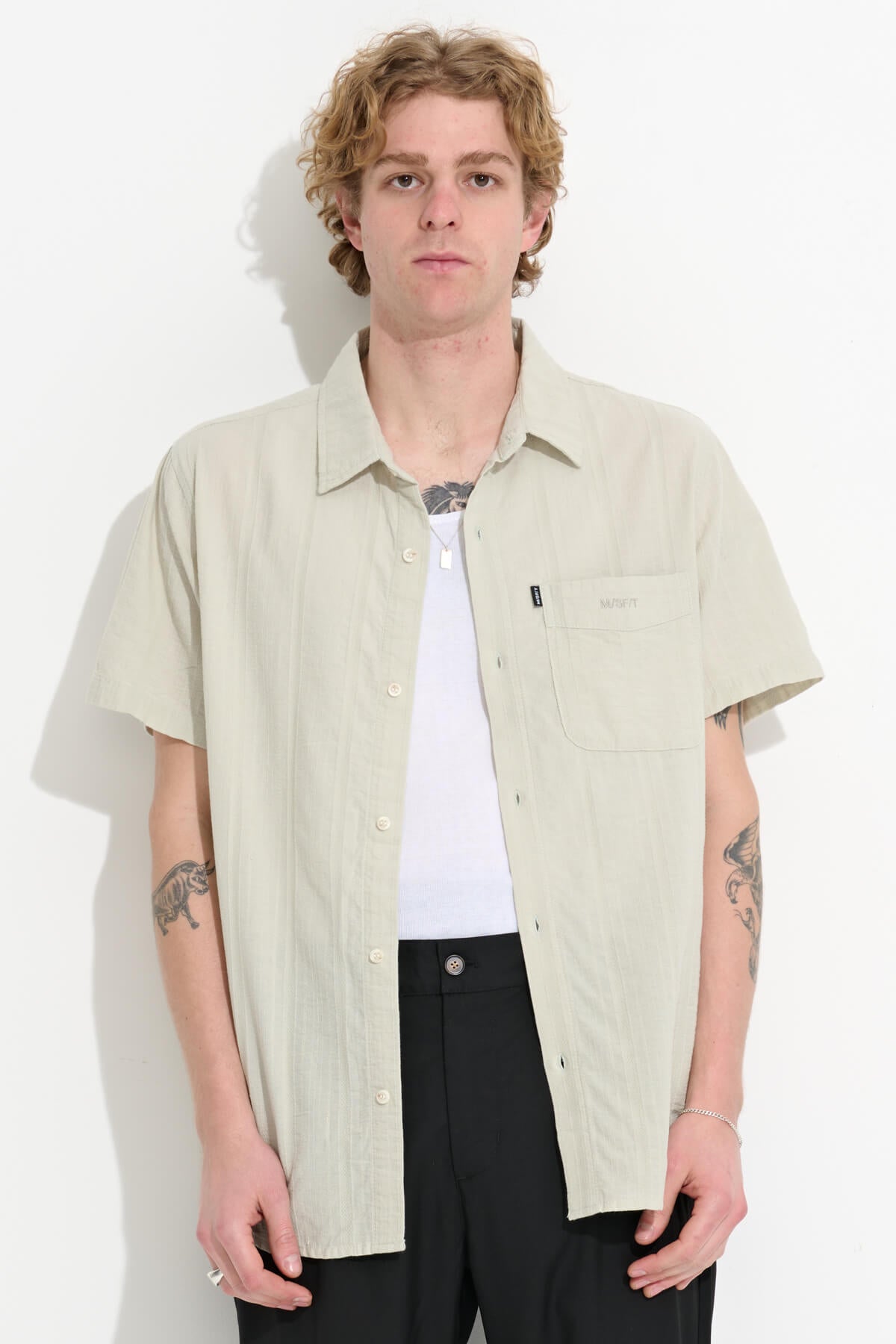 Misfit Shapes - Suncut SS Shirt - Light Artichoke