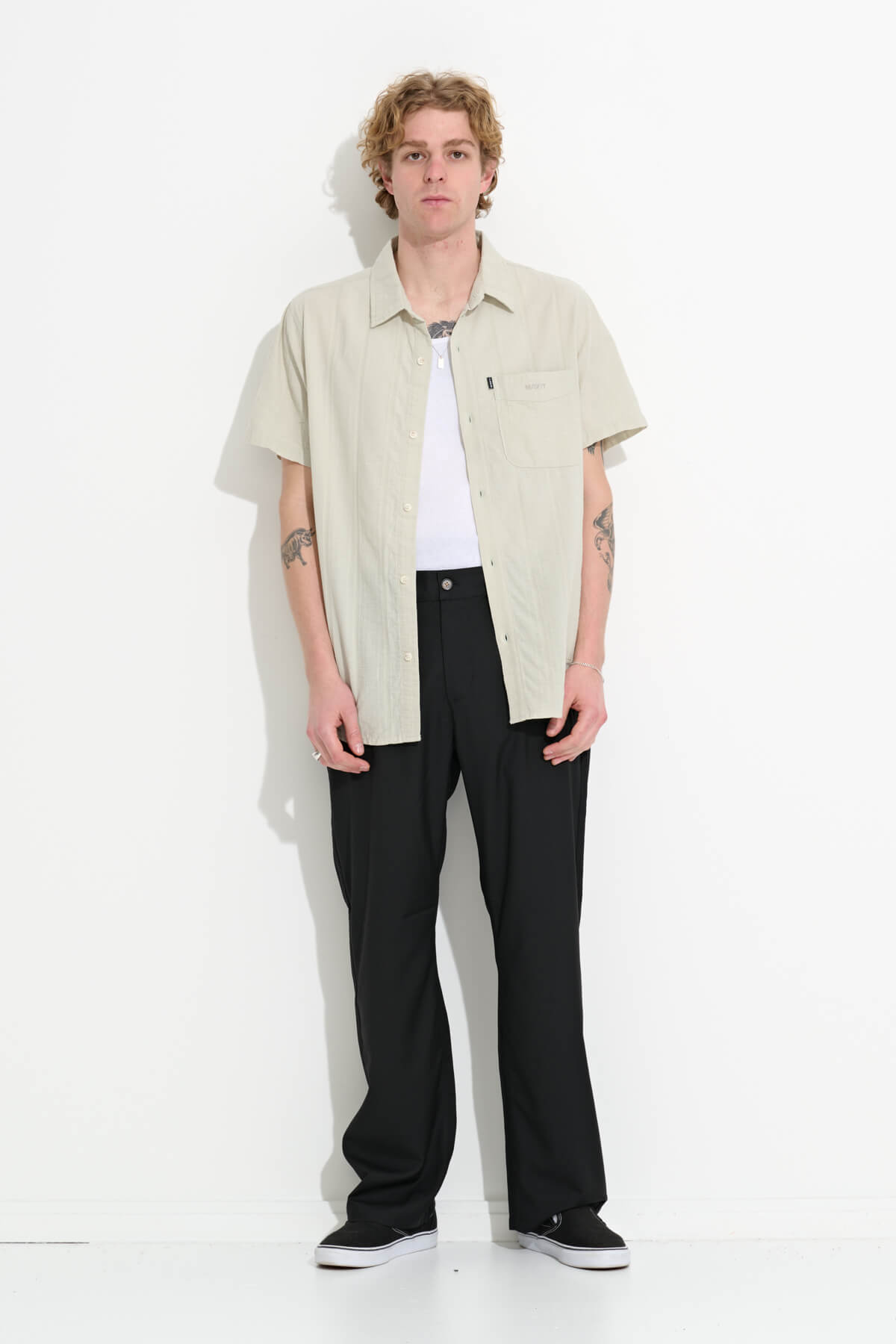 Misfit Shapes - Suncut Ss Shirt - Light Artichoke