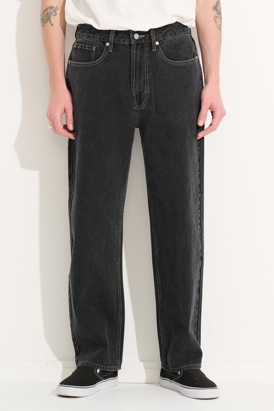MEN'S MAKERS RELAXED JEAN - Pepper