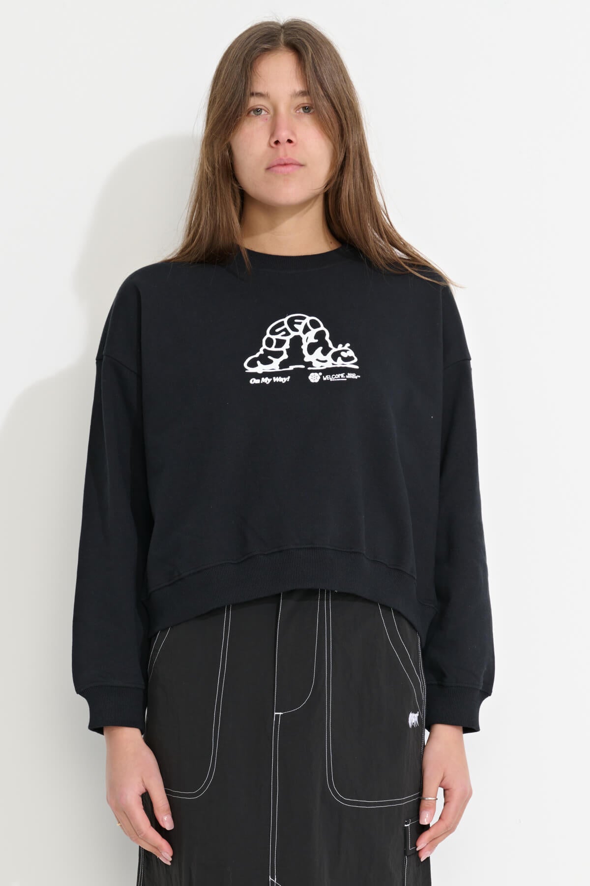 Misfit Shapes - Very Hungry Cropped Crew - Black