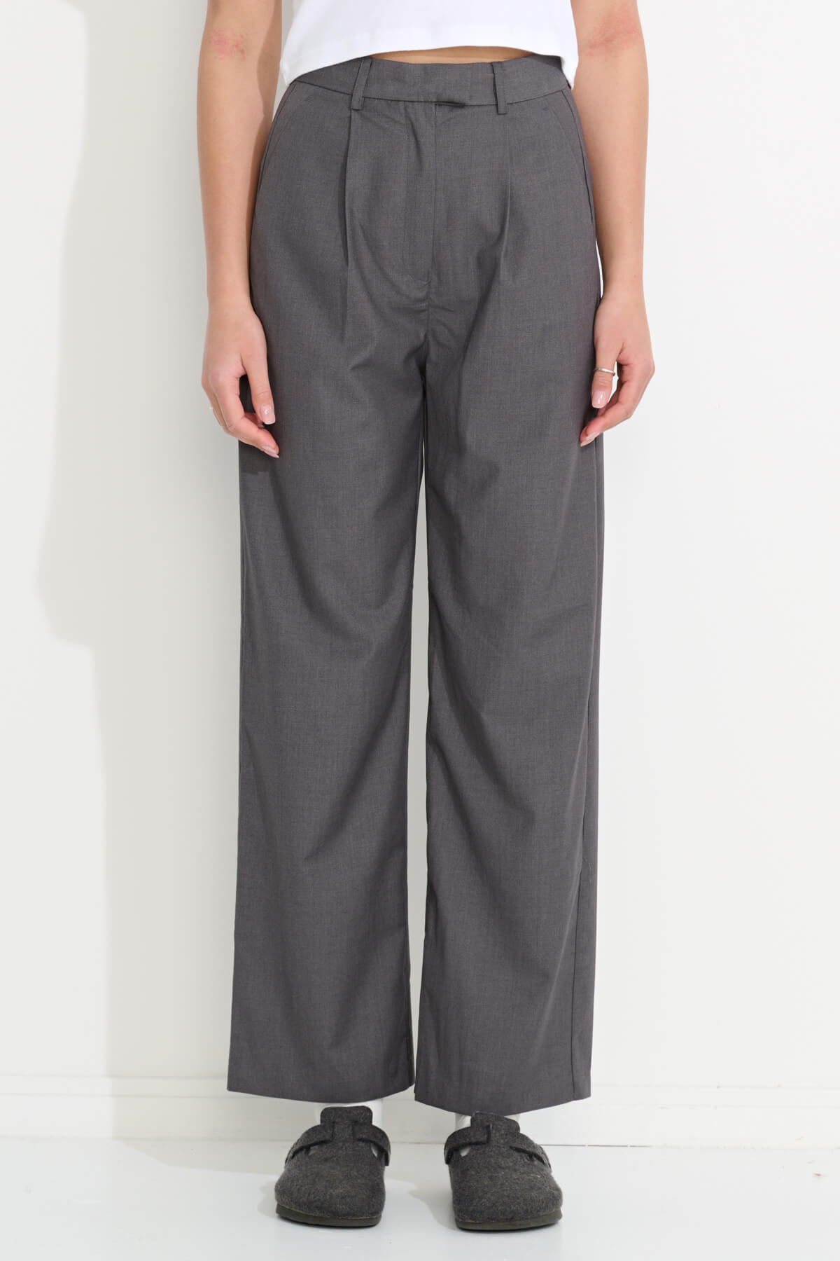 Misfit Shapes - Aquarius Pleated Pant - Charcoal