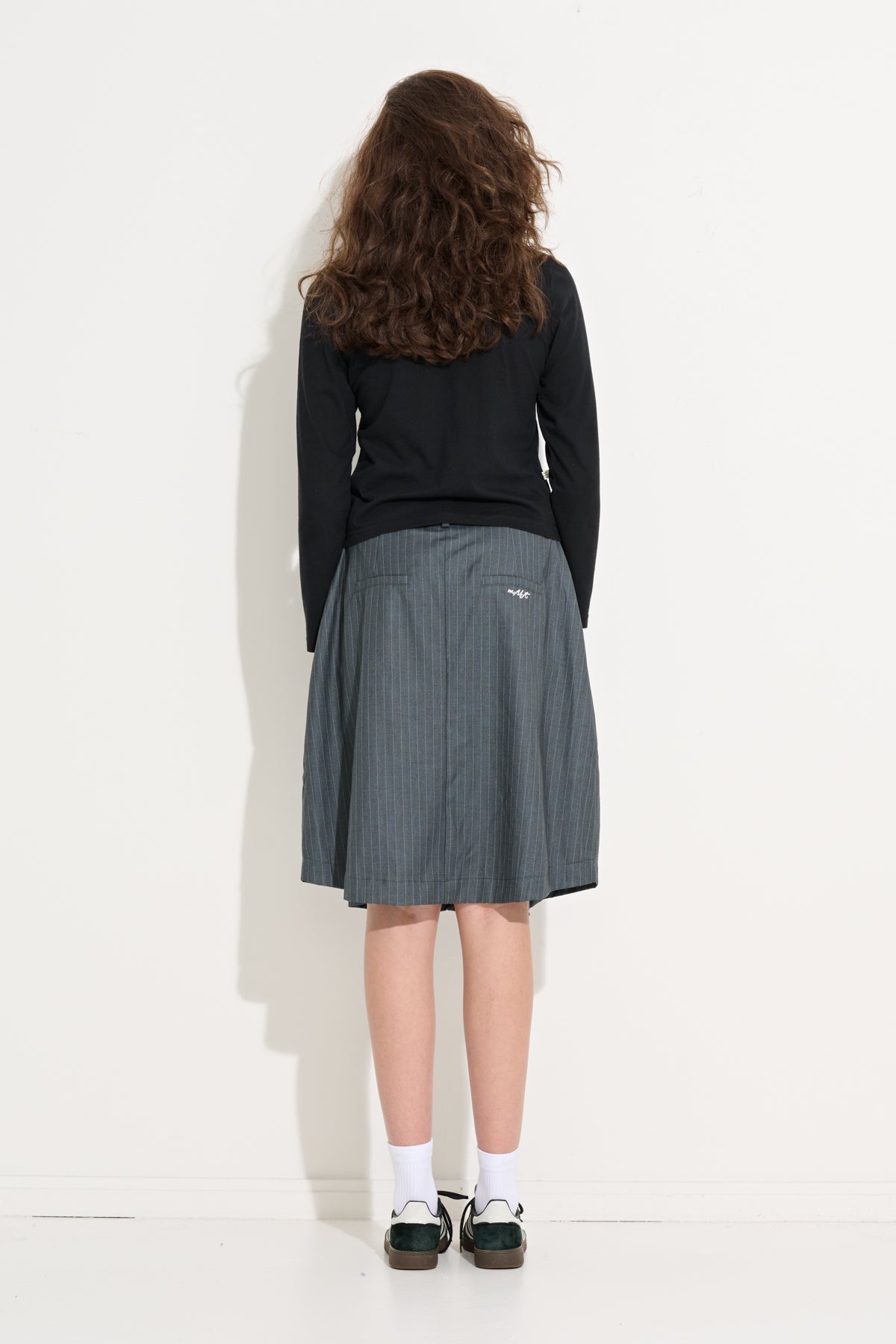 Misfit Shapes - AQUARIUS PLEATED SKIRT - Charcoal Stripe